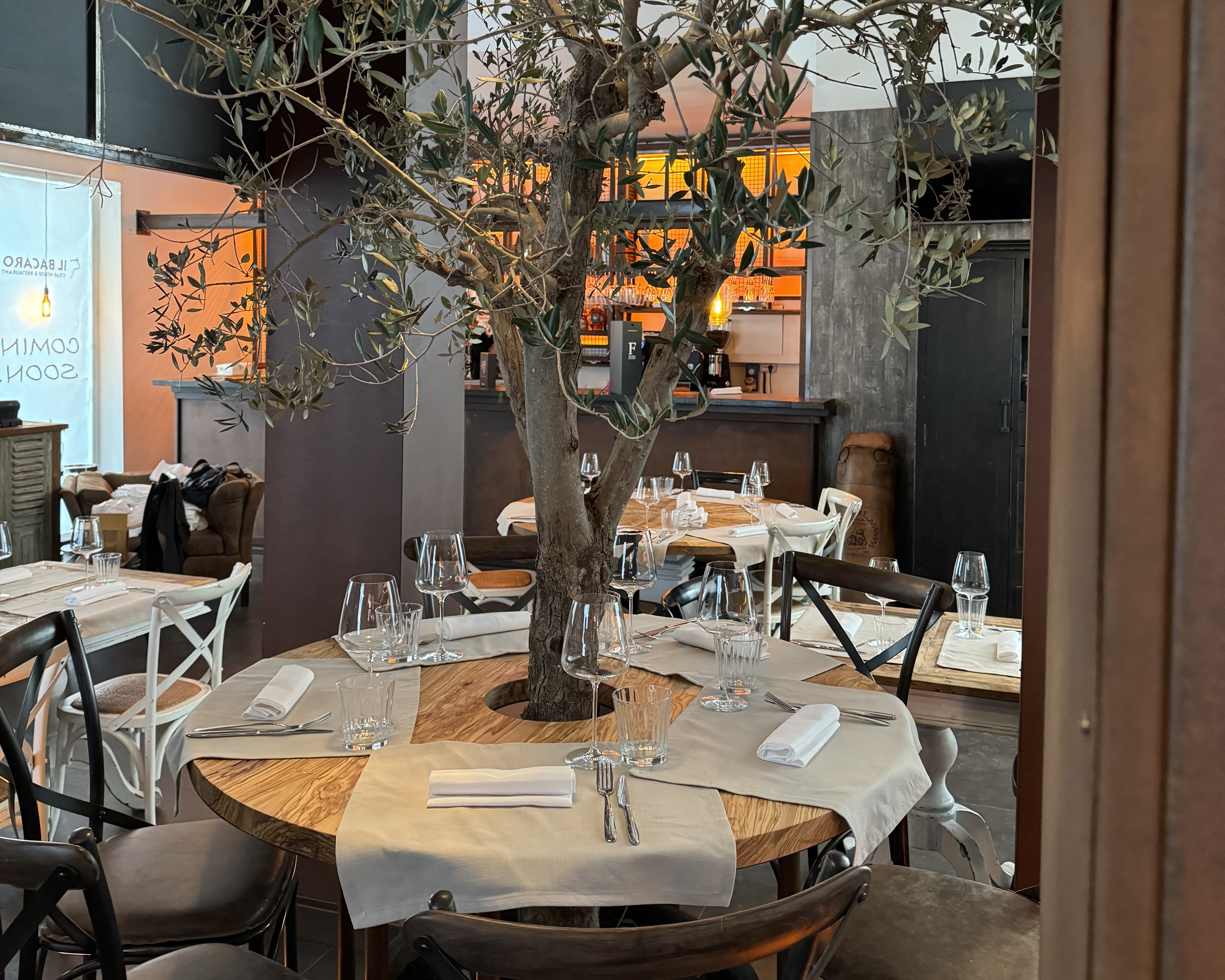 Interni dello steak and fish restaurant Il Bacaro & Zio Pesce a Lecce